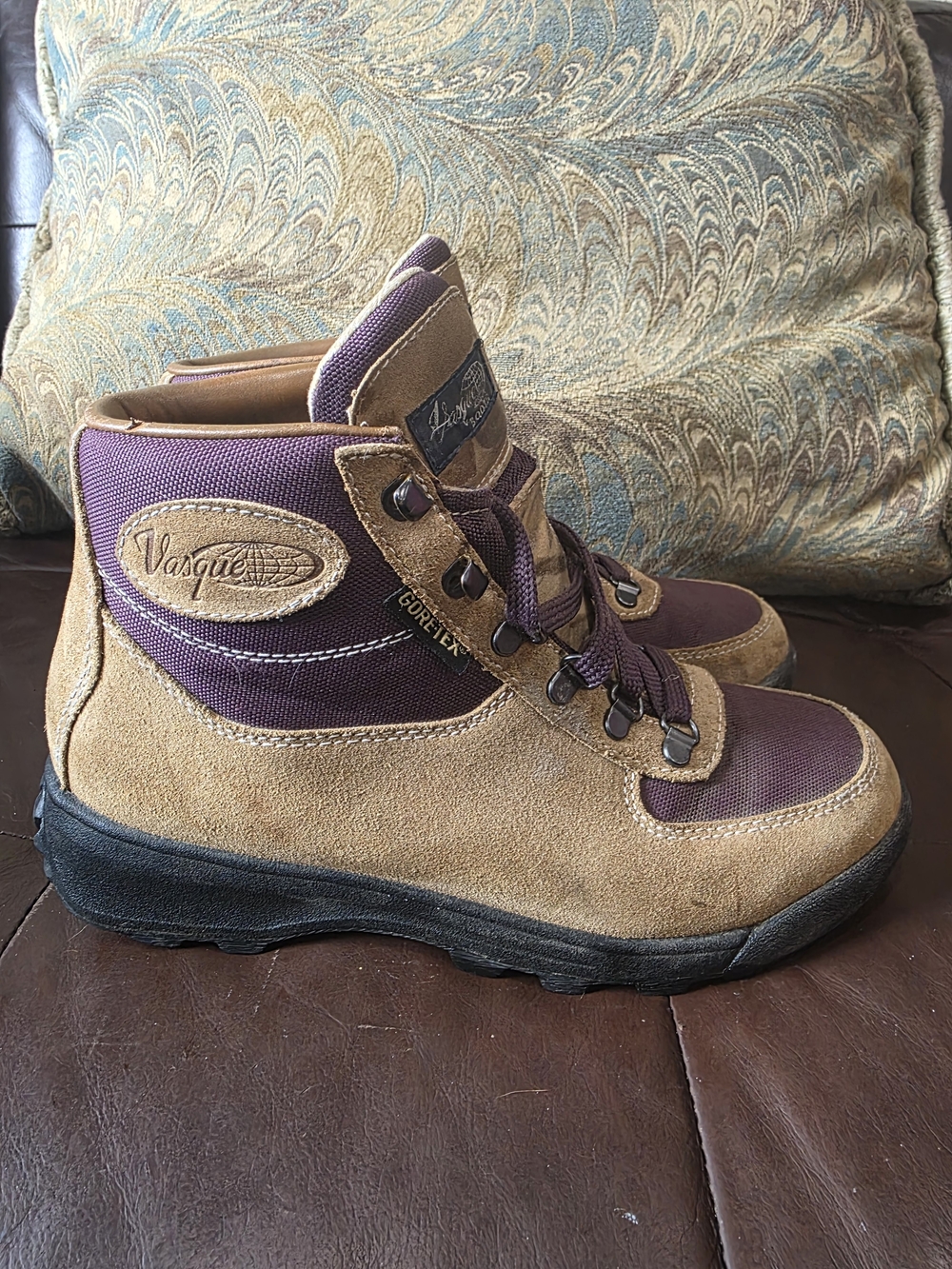 Vasque Purple and Tan Hiking Boot Detail - Picture 3 of 11
